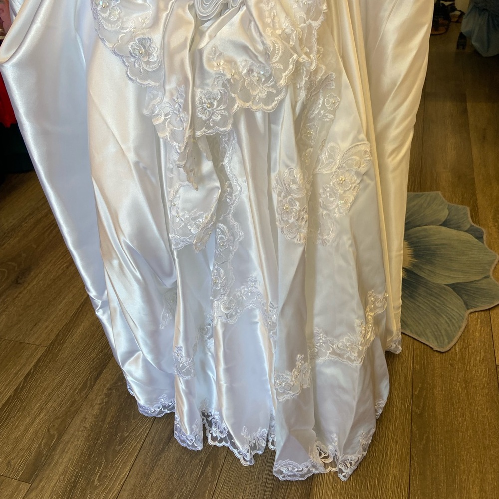 Vintage Bridal Originals Wedding Gown - Picture 9 of 12